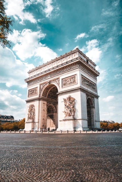 Arc de Triomphe à Paris, symbole du cadre dynamique pour la formation CSE SSCT